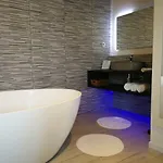 5&5 Rooftop Bed & Breakfast 3*