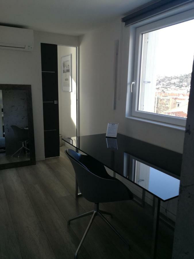 Couette-café 5&5 Rooftop 3*